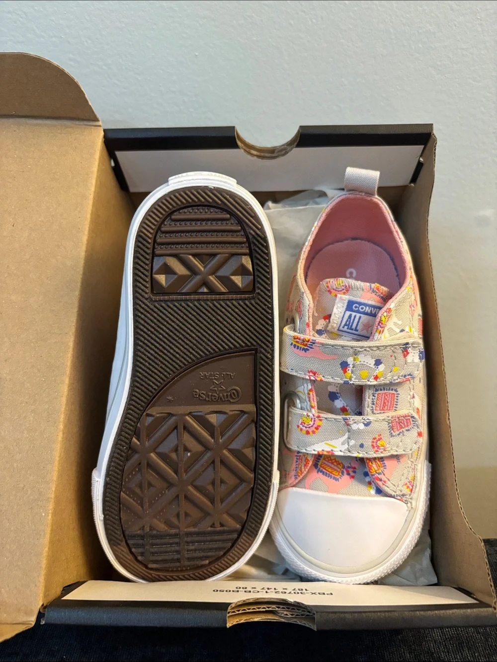 NWOT Converse CHUCK TAYLOR ALL STAR 2V LLAMA - OX - Infant 7